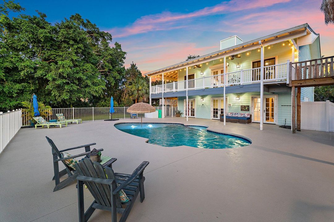 Activo con contrato: $1,390,000 (5 camas, 4 baños, 4483 Pies cuadrados)