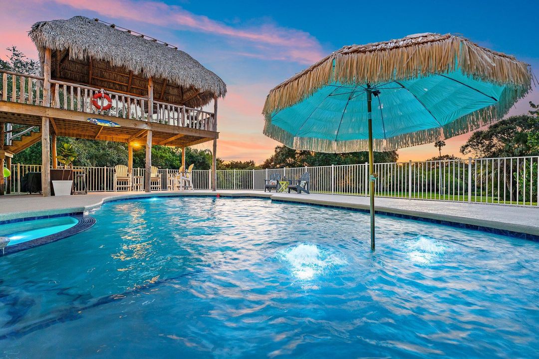 Activo con contrato: $1,390,000 (5 camas, 4 baños, 4483 Pies cuadrados)