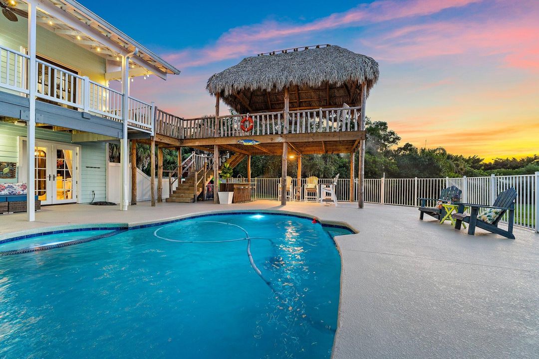 Activo con contrato: $1,390,000 (5 camas, 4 baños, 4483 Pies cuadrados)