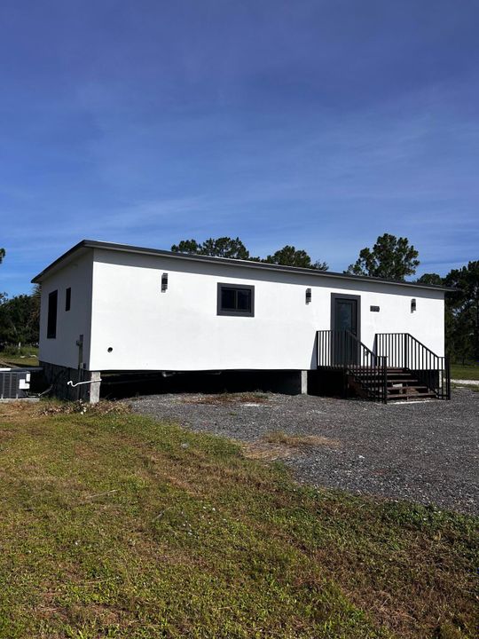 For Sale: $249,900 (3 beds, 2 baths, 960 Square Feet)