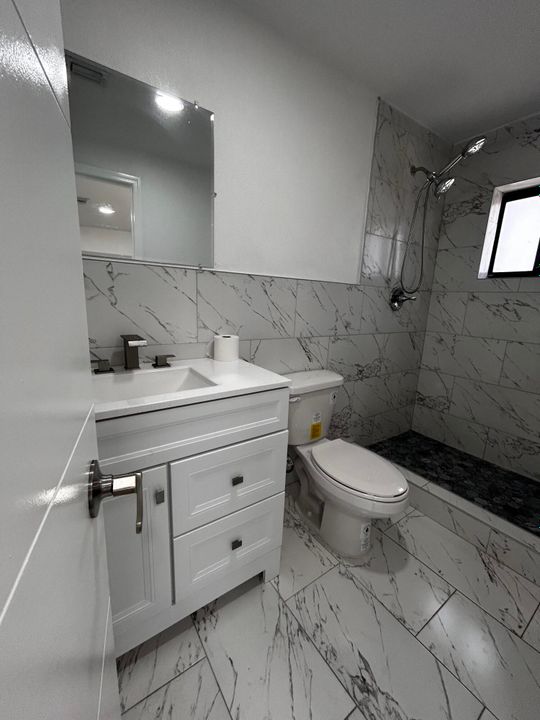 For Sale: $249,900 (3 beds, 2 baths, 960 Square Feet)