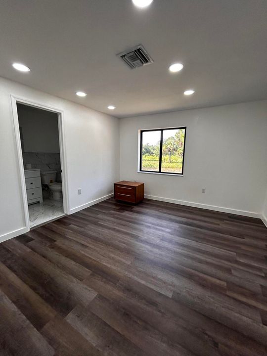 For Sale: $249,900 (3 beds, 2 baths, 960 Square Feet)