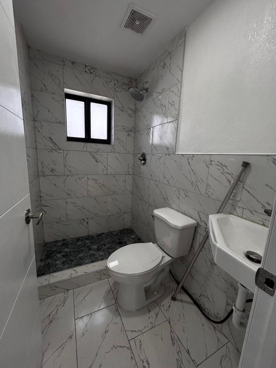 For Sale: $249,900 (3 beds, 2 baths, 960 Square Feet)