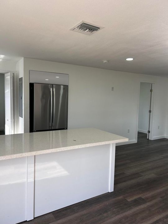 For Sale: $249,900 (3 beds, 2 baths, 960 Square Feet)