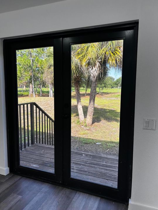 For Sale: $249,900 (3 beds, 2 baths, 960 Square Feet)