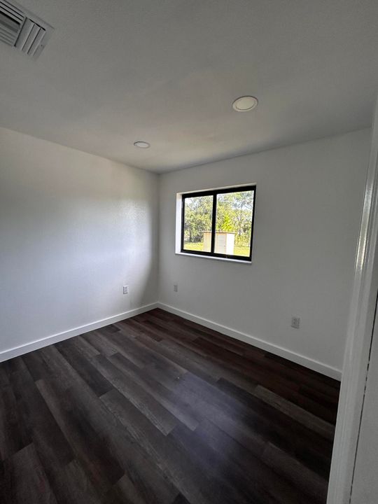 For Sale: $249,900 (3 beds, 2 baths, 960 Square Feet)