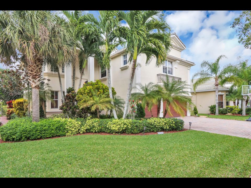 Под контрактом: $5,500 (6 спален, 4 ванн, 4017 Квадратных фут)