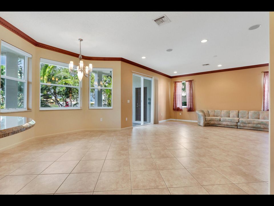 Под контрактом: $5,500 (6 спален, 4 ванн, 4017 Квадратных фут)