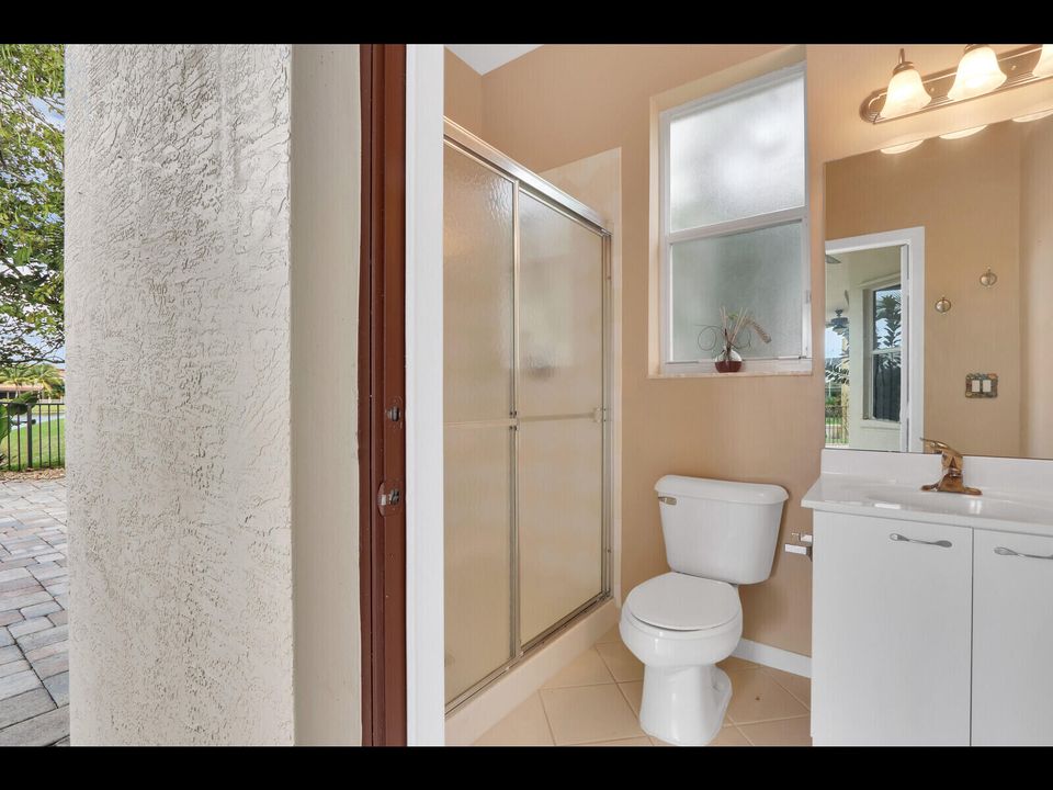 Под контрактом: $5,500 (6 спален, 4 ванн, 4017 Квадратных фут)