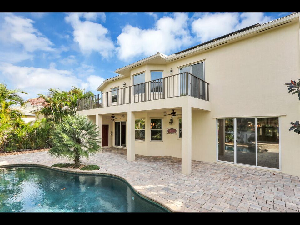 Под контрактом: $5,500 (6 спален, 4 ванн, 4017 Квадратных фут)