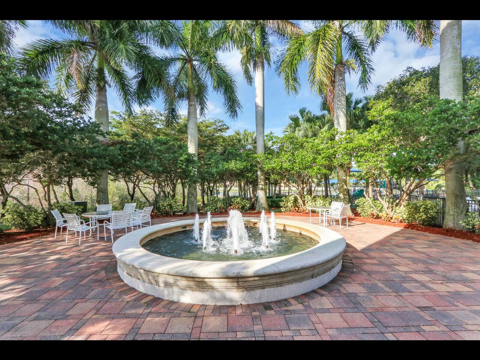 Под контрактом: $5,500 (6 спален, 4 ванн, 4017 Квадратных фут)