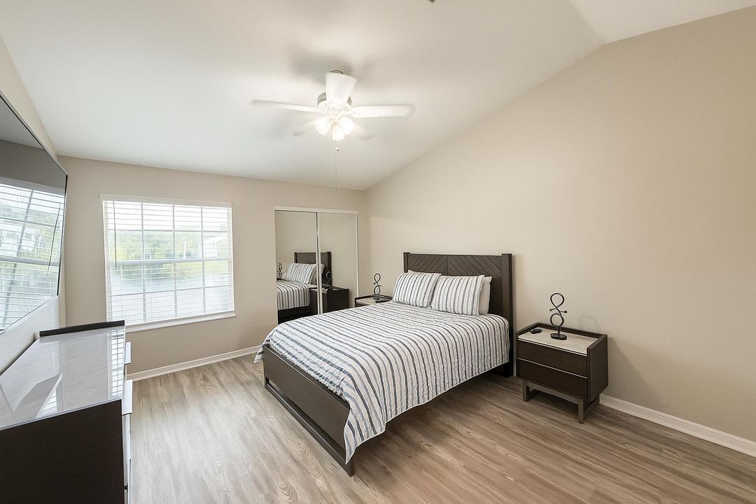 For Sale: $239,900 (2 beds, 2 baths, 1029 Square Feet)