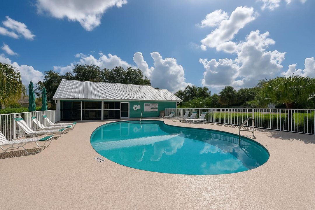 For Sale: $239,900 (2 beds, 2 baths, 1029 Square Feet)