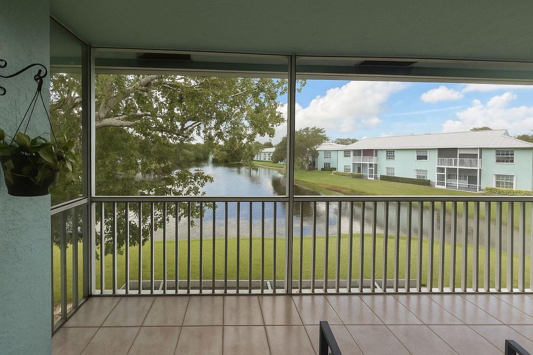 For Sale: $239,900 (2 beds, 2 baths, 1029 Square Feet)