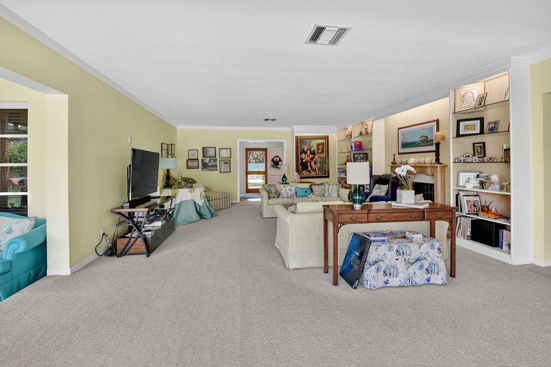 For Sale: $2,600,000 (4 beds, 2 baths, 2781 Square Feet)