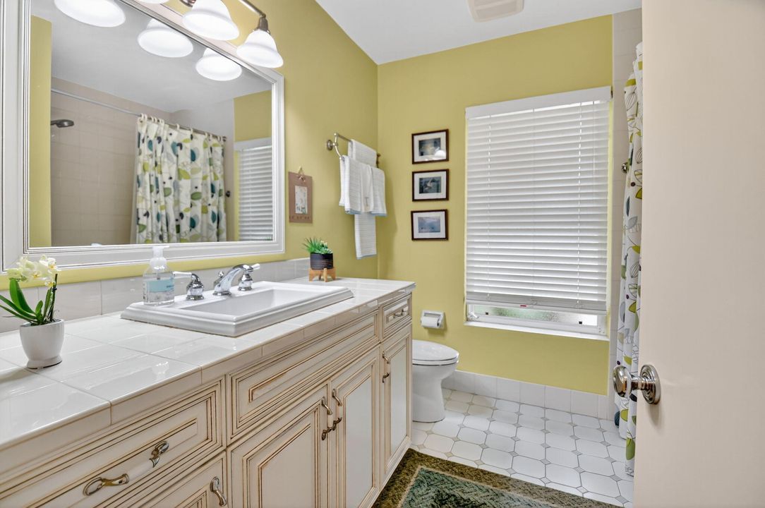 For Sale: $2,600,000 (4 beds, 2 baths, 2781 Square Feet)