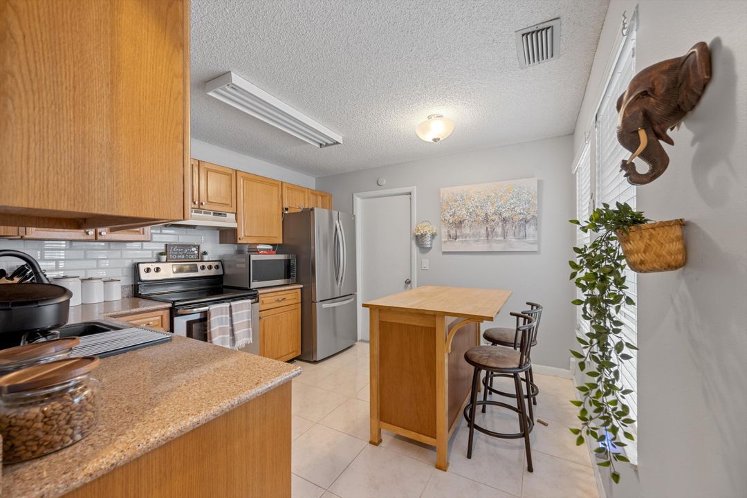 待售: $300,000 (3 贝兹, 2 浴室, 1308 平方英尺)