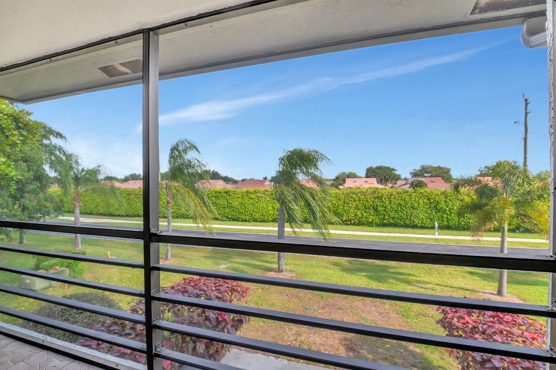 合同活跃: $3,500 (2 贝兹, 2 浴室, 1198 平方英尺)