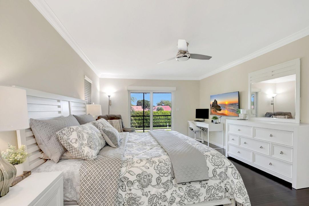 合同活跃: $3,500 (2 贝兹, 2 浴室, 1198 平方英尺)