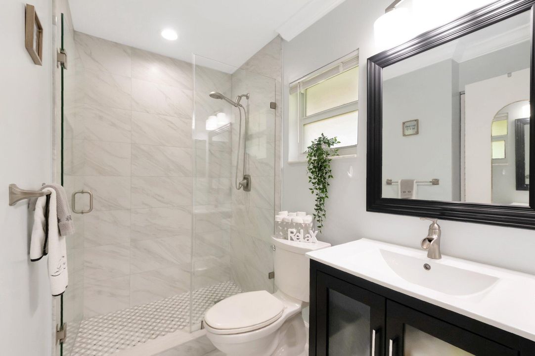 合同活跃: $3,500 (2 贝兹, 2 浴室, 1198 平方英尺)