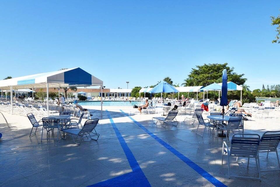 合同活跃: $3,500 (2 贝兹, 2 浴室, 1198 平方英尺)