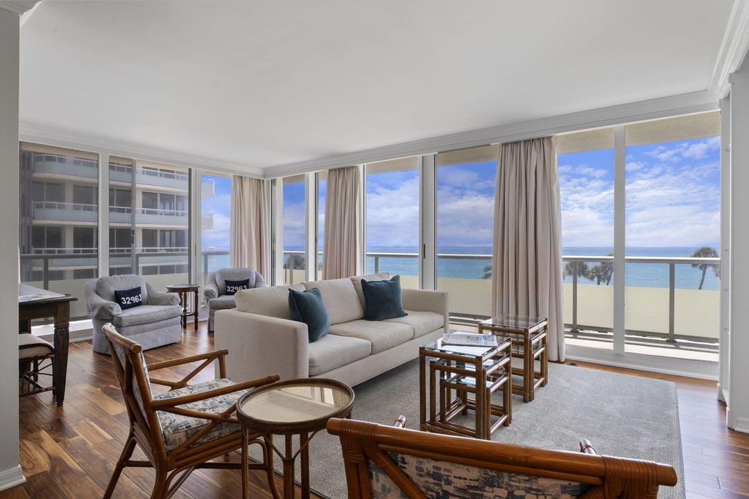 На продажу: $849,000 (2 спален, 2 ванн, 1112 Квадратных фут)