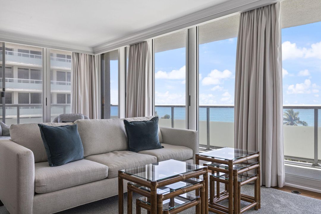 На продажу: $849,000 (2 спален, 2 ванн, 1112 Квадратных фут)