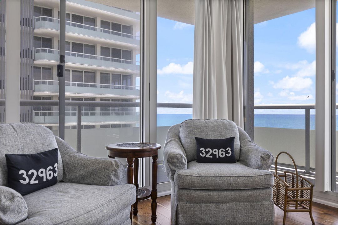 На продажу: $849,000 (2 спален, 2 ванн, 1112 Квадратных фут)