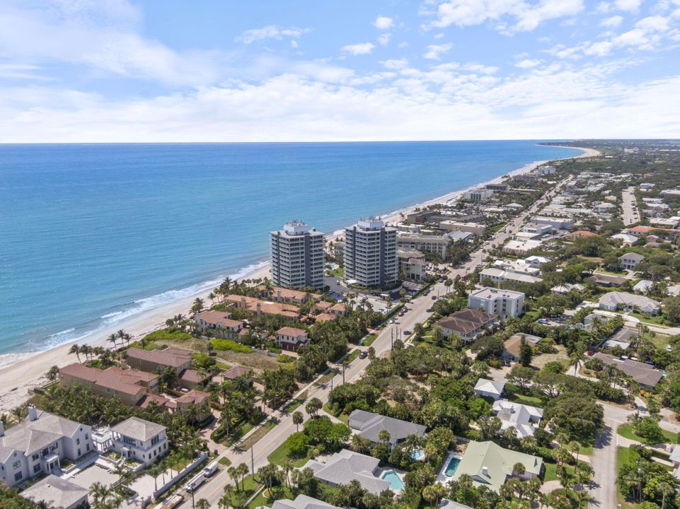 На продажу: $849,000 (2 спален, 2 ванн, 1112 Квадратных фут)