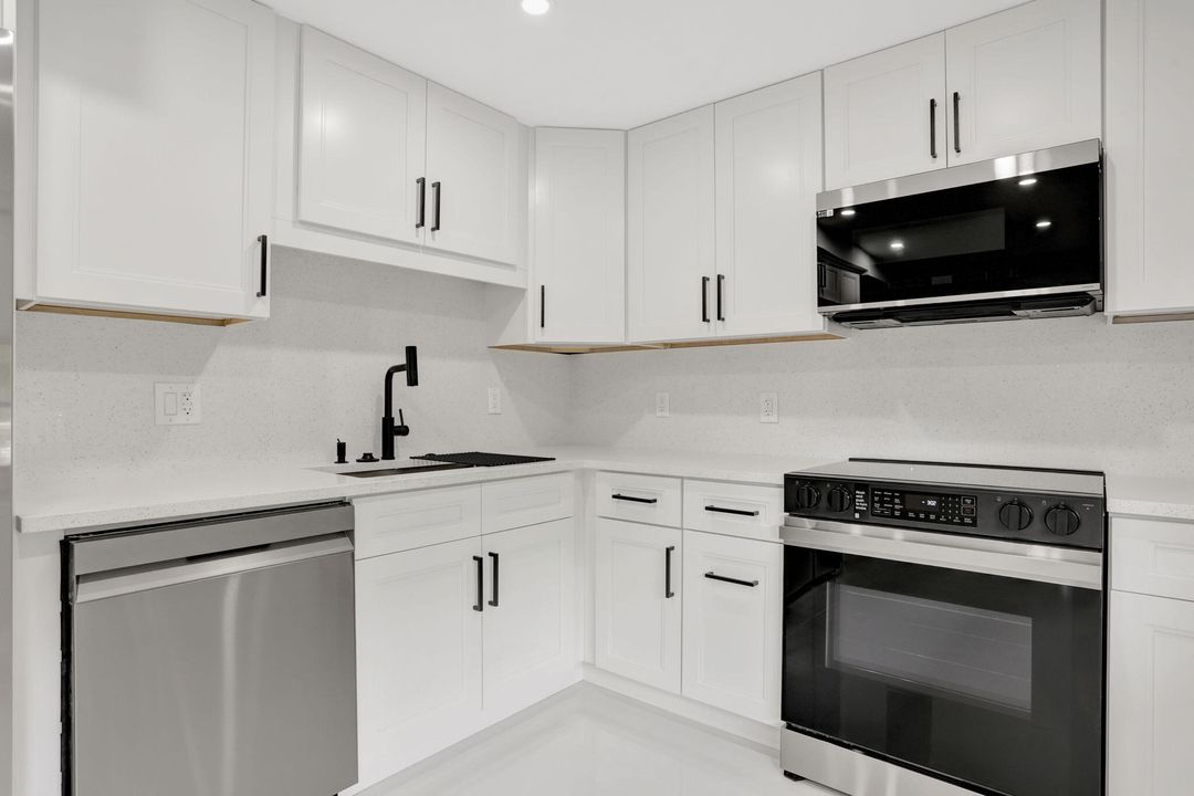 На продажу: $399,999 (3 спален, 2 ванн, 1620 Квадратных фут)