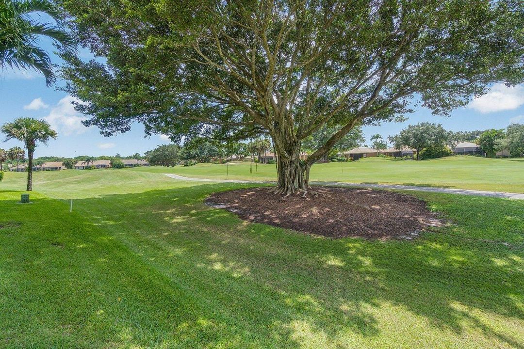 Под контрактом: $4,500 (2 спален, 2 ванн, 1420 Квадратных фут)