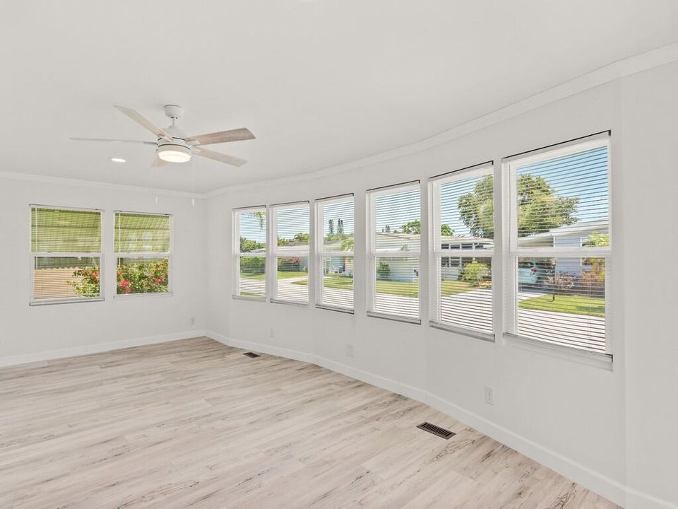 For Sale: $142,000 (2 beds, 2 baths, 1680 Square Feet)