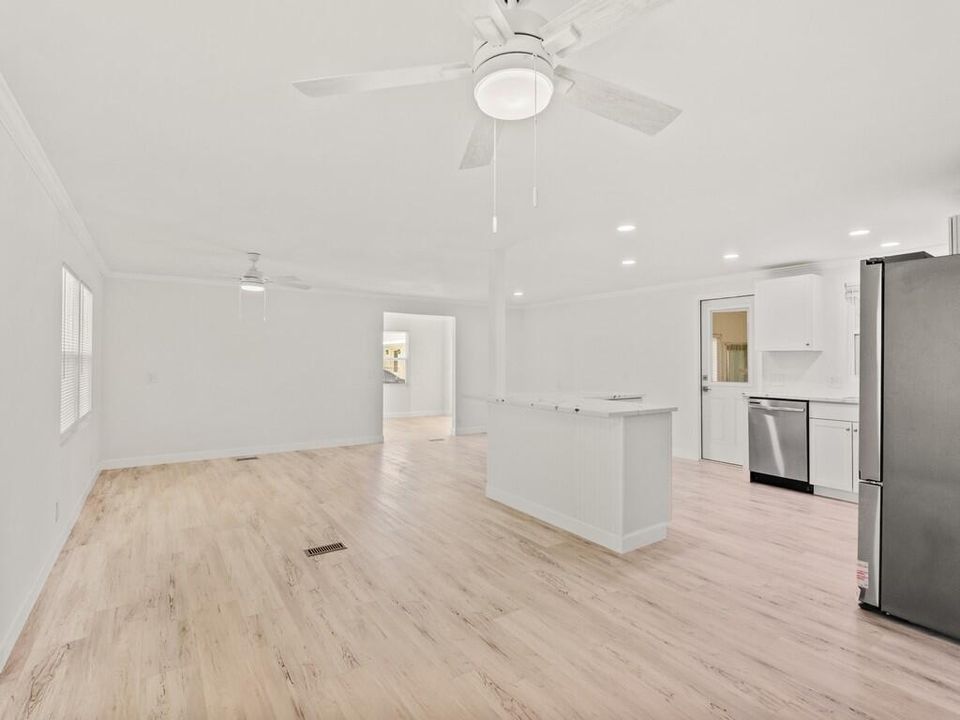 For Sale: $142,000 (2 beds, 2 baths, 1680 Square Feet)