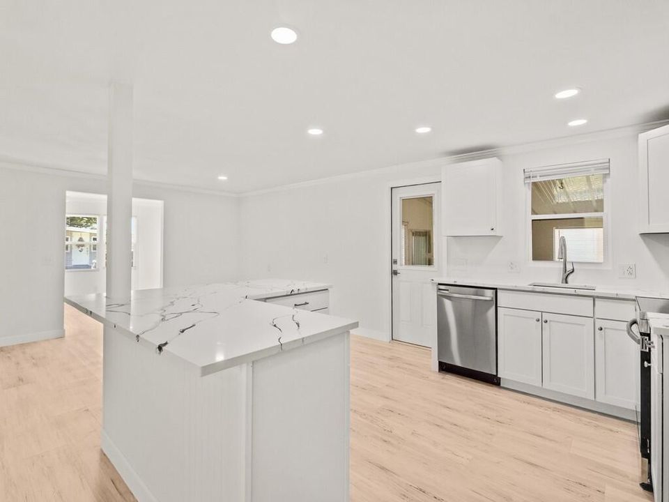 For Sale: $142,000 (2 beds, 2 baths, 1680 Square Feet)