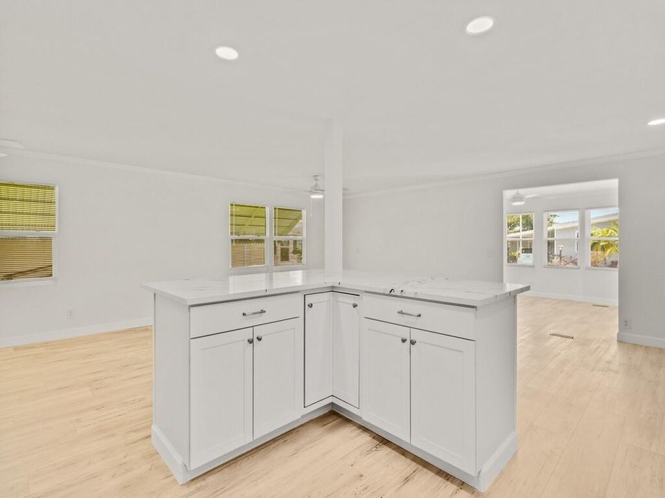 For Sale: $142,000 (2 beds, 2 baths, 1680 Square Feet)