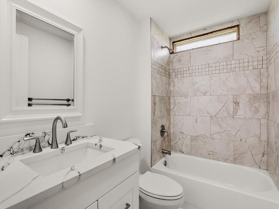 For Sale: $142,000 (2 beds, 2 baths, 1680 Square Feet)