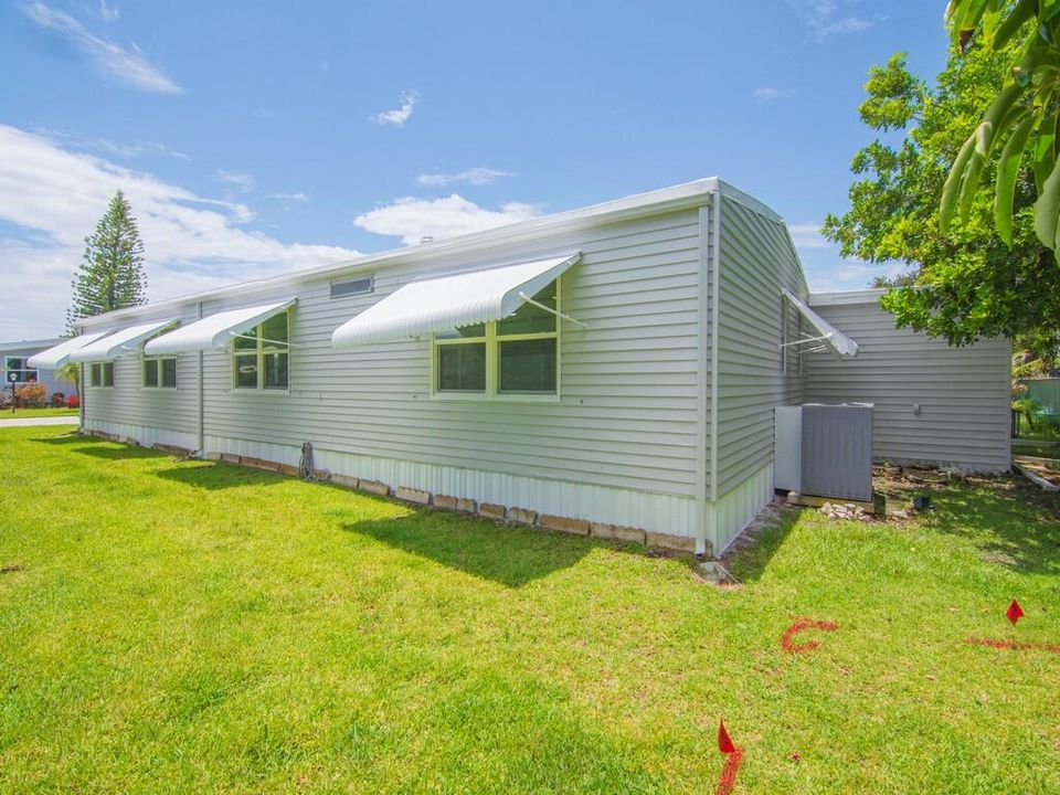 For Sale: $142,000 (2 beds, 2 baths, 1680 Square Feet)