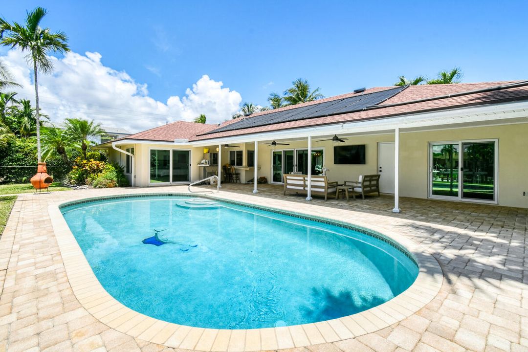 На продажу: $1,829,000 (4 спален, 2 ванн, 1929 Квадратных фут)