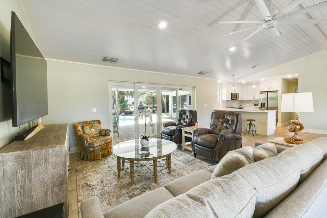 На продажу: $1,829,000 (4 спален, 2 ванн, 1929 Квадратных фут)