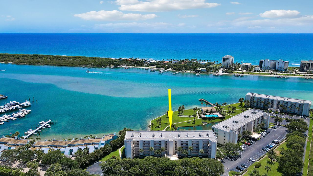 Недавно продано: $599,000 (2 спален, 2 ванн, 1345 Квадратных фут)