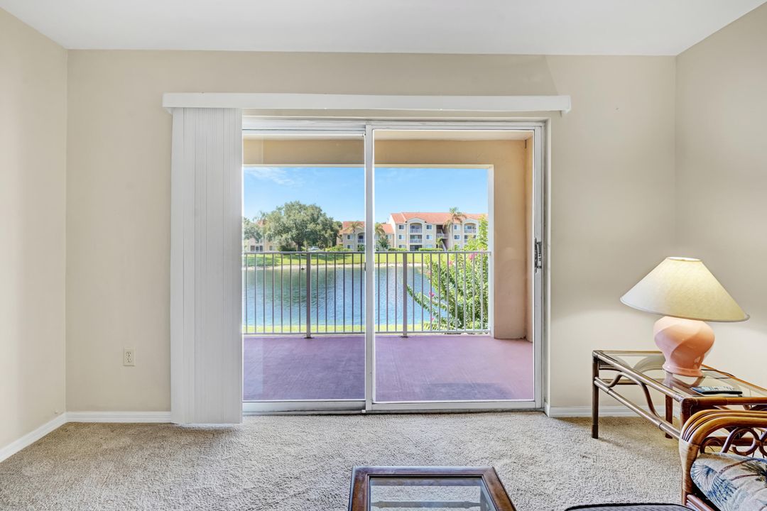 На продажу: $220,000 (2 спален, 2 ванн, 1127 Квадратных фут)