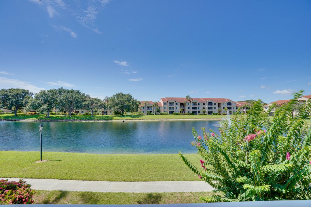 На продажу: $220,000 (2 спален, 2 ванн, 1127 Квадратных фут)