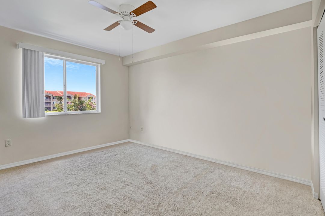 На продажу: $220,000 (2 спален, 2 ванн, 1127 Квадратных фут)