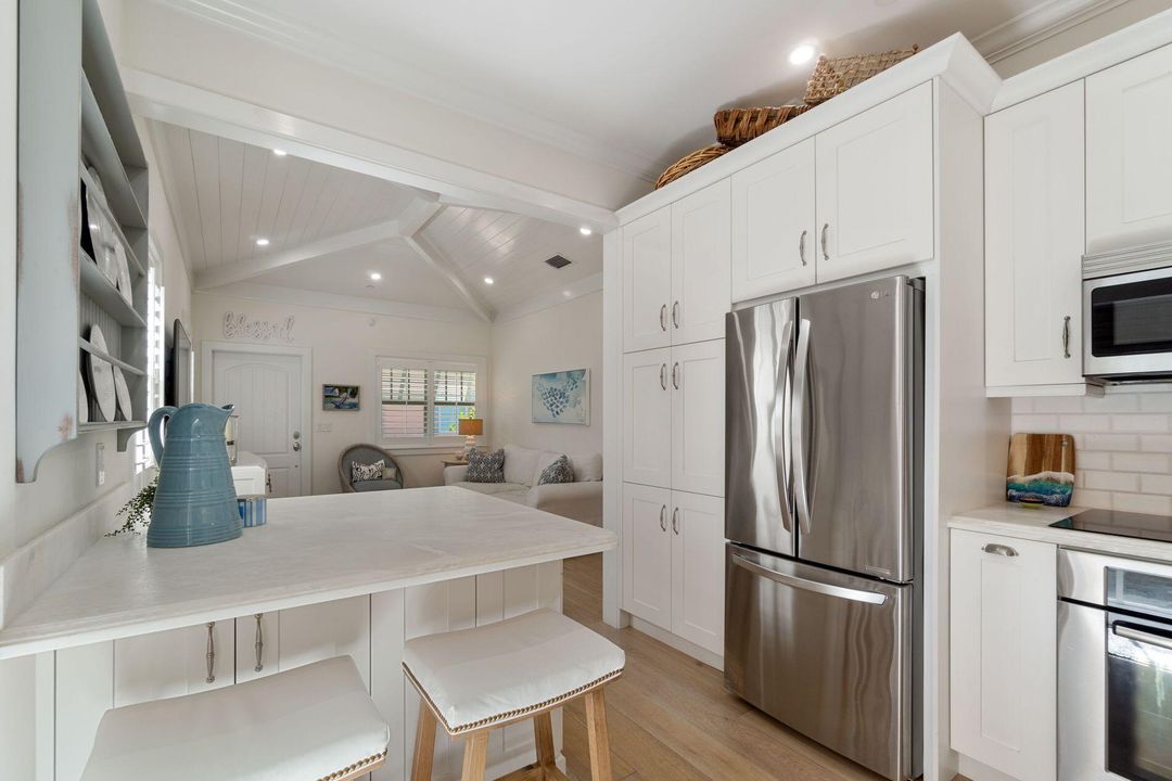 В аренду: $15,000 (2 спален, 1 ванн, 756 Квадратных фут)