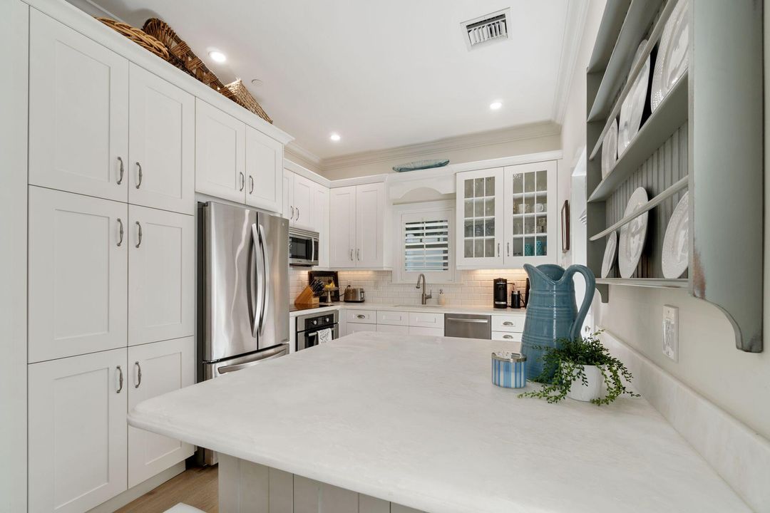 В аренду: $15,000 (2 спален, 1 ванн, 756 Квадратных фут)