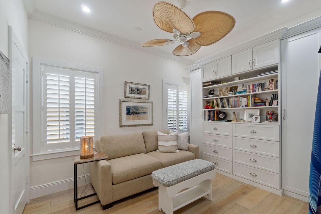 В аренду: $15,000 (2 спален, 1 ванн, 756 Квадратных фут)