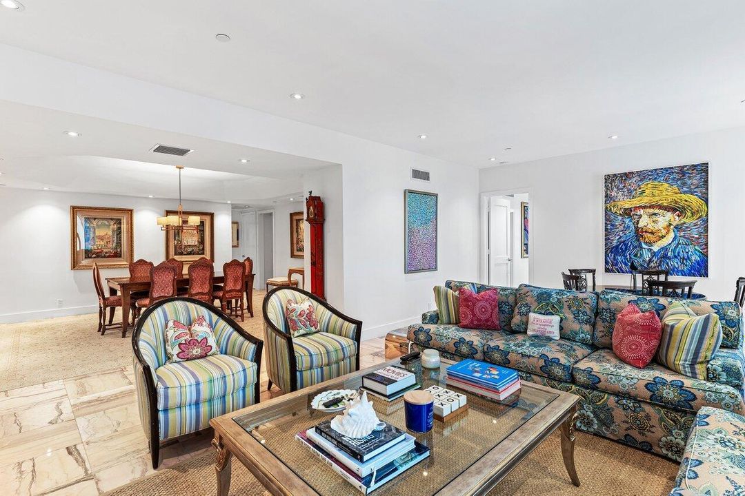 Под контрактом: $36,000 (3 спален, 3 ванн, 2290 Квадратных фут)