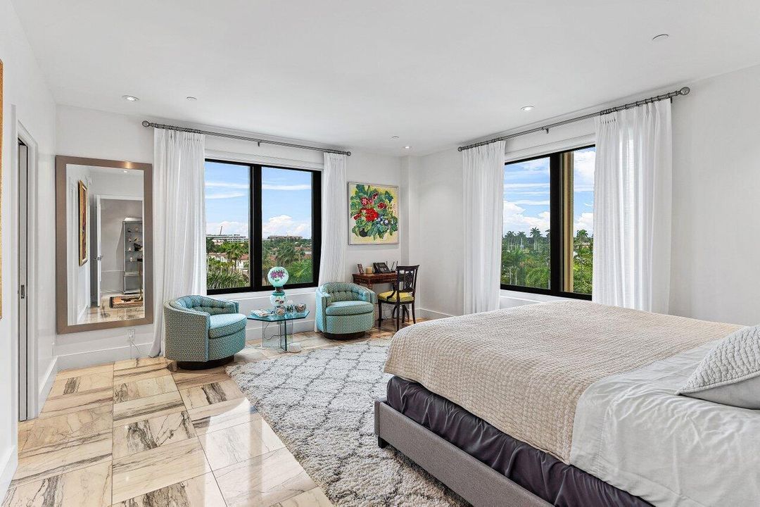 Под контрактом: $36,000 (3 спален, 3 ванн, 2290 Квадратных фут)