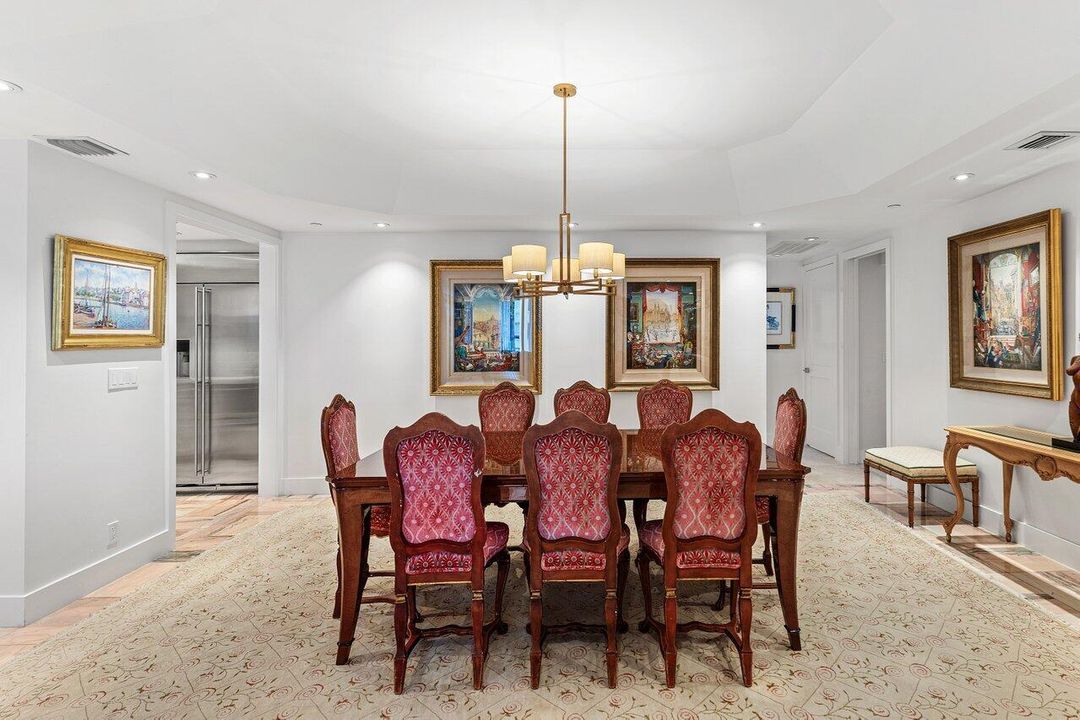 Под контрактом: $36,000 (3 спален, 3 ванн, 2290 Квадратных фут)