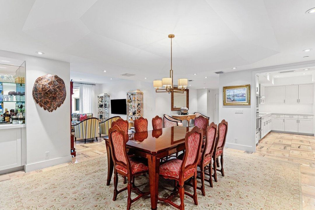 Под контрактом: $36,000 (3 спален, 3 ванн, 2290 Квадратных фут)